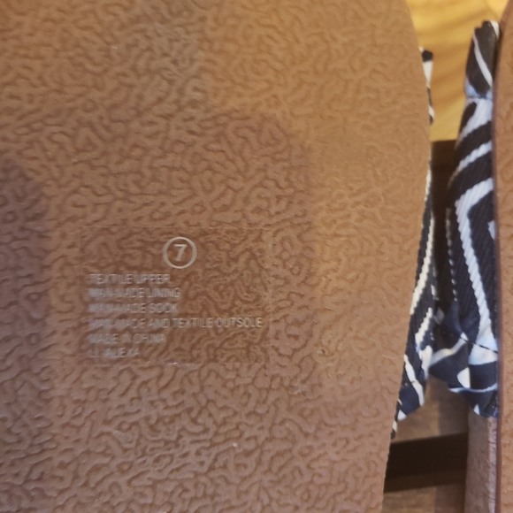 LuLus Lust 4 Life Slide Sandals - Picture 7 of 7